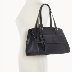 Elegant Black Leathe Dooney and Bourke Florentine.